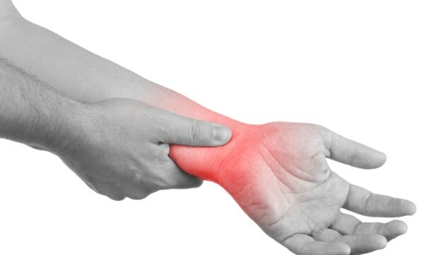 hand-wrist-pain-600x360